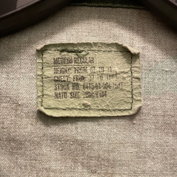 US Army BDU jacket, woodland camouflage pattern.  Size Medium-Regular. 1 each. - Picture 3 of 5